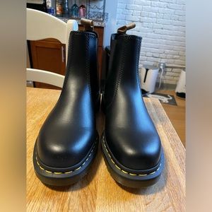 NWOT Vegan Dr Martens Chelsea Boot